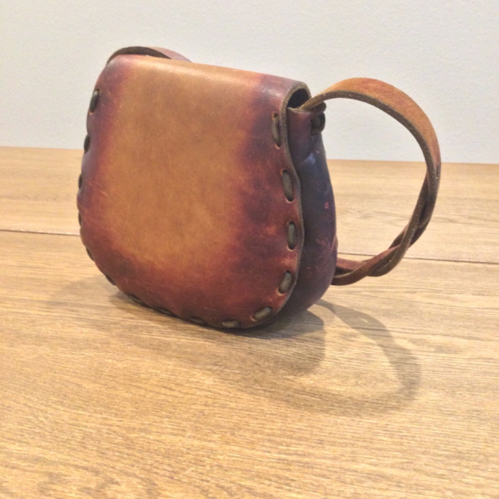 Vintage 70s Handmade Hand Tooled Cowhide Leather Crossbody Handbag - Picture 4 of 15